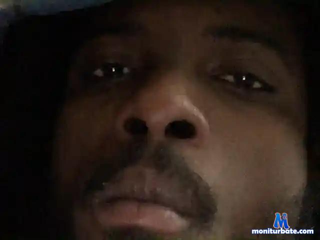iTrapXXX bongacams performer male