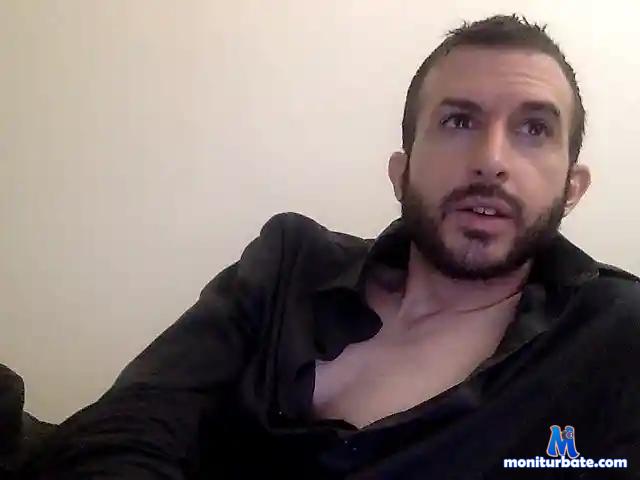 Lucky-Charmer bongacams performer male