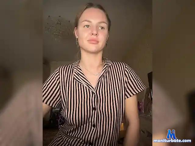 Holly10 bongacams performer female