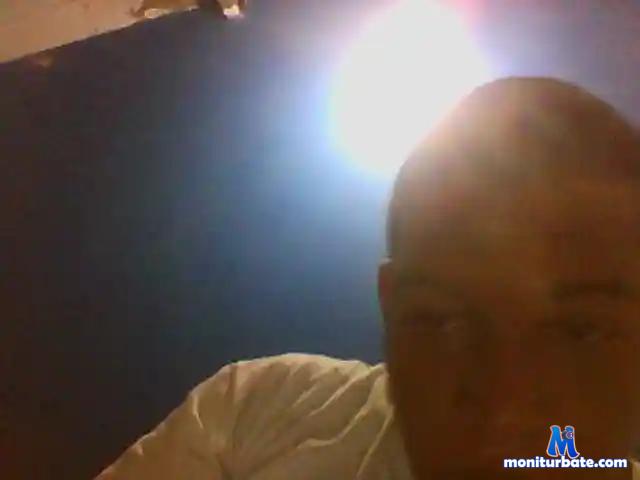 DAMNMIKE bongacams performer male