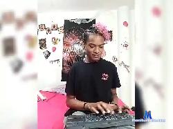 Noah72 bongacams live cam performer profile