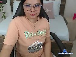 ayla-13 bongacams live cam performer profile