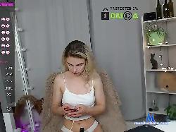 -Yesia4u- bongacams live cam performer profile