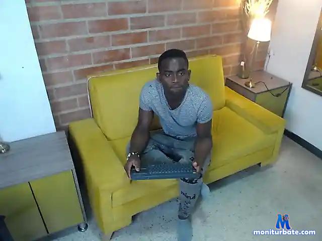 Oliver-Track bongacams performer male
