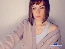 One-Moment bongacams live cam performer profile