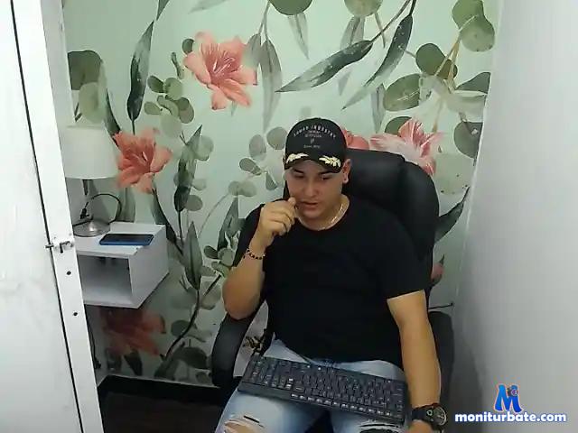 mao-bigcock-hot bongacams performer male