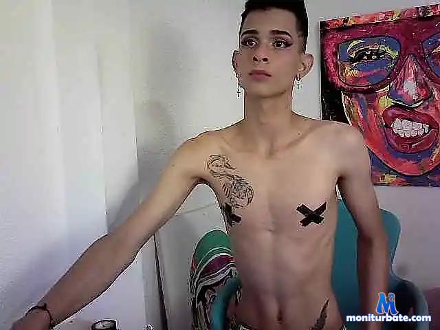 Mateohoneyboy bongacams performer male