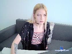 SweetAmelii19 bongacams live cam performer profile