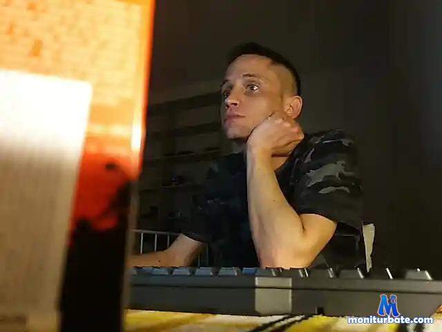 FVikk83 bongacams performer male