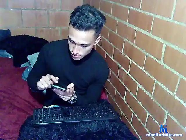 chuky-hot bongacams performer male
