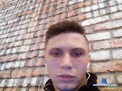 DouglasRise bongacams live cam performer profile