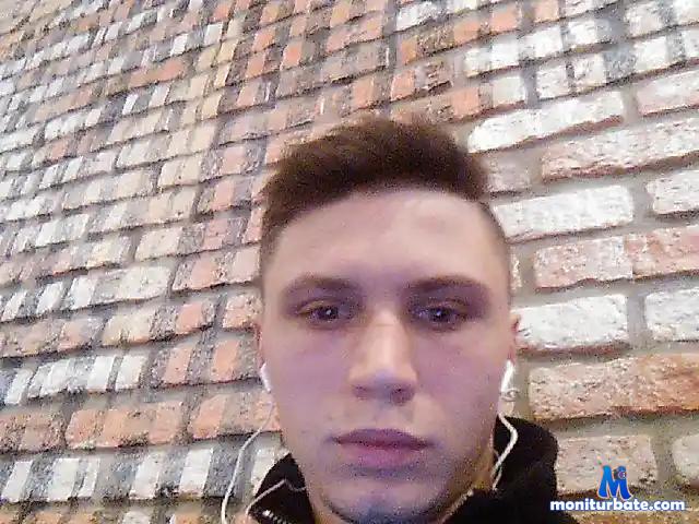 DouglasRise bongacams performer male
