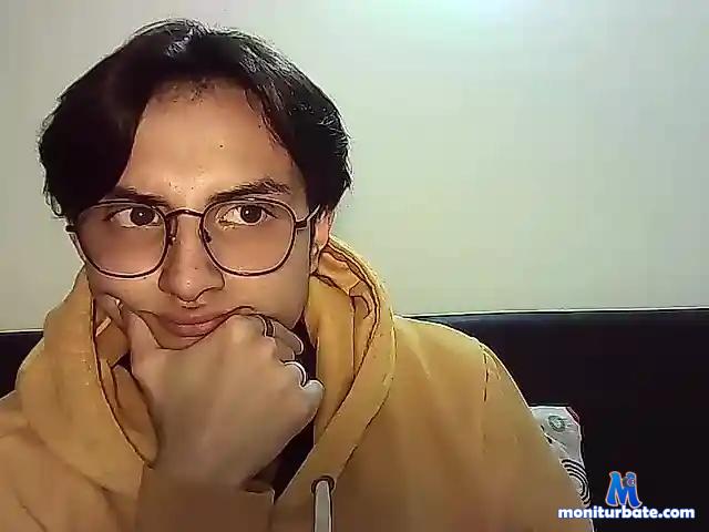 IMPERFECTEO bongacams performer male