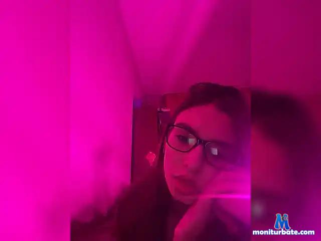 Simkins bongacams performer female