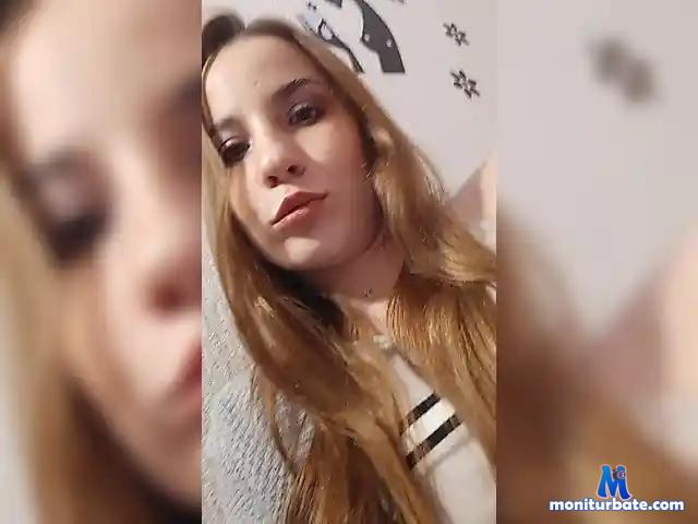 Julijulii1 bongacams performer female