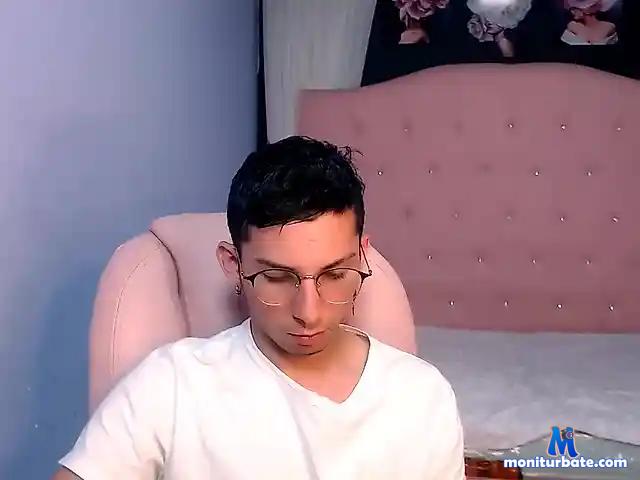 EvanArt bongacams performer male