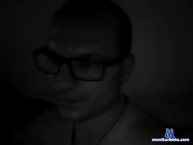 razvan881 bongacams performer male