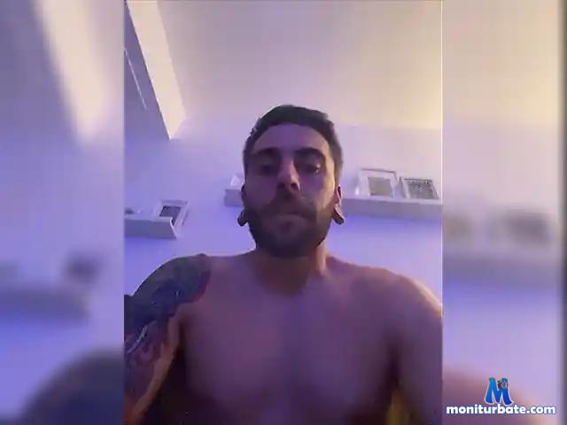 Lunatiko17 bongacams performer male