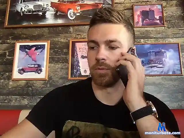 average-joe bongacams performer male