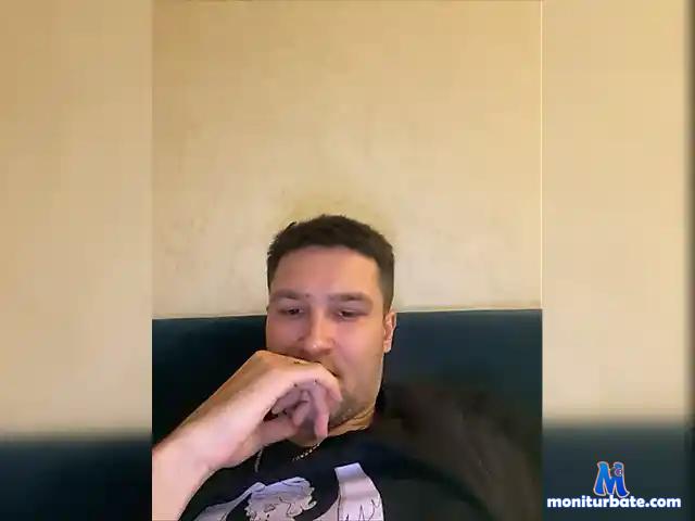 KillmeDani bongacams performer male