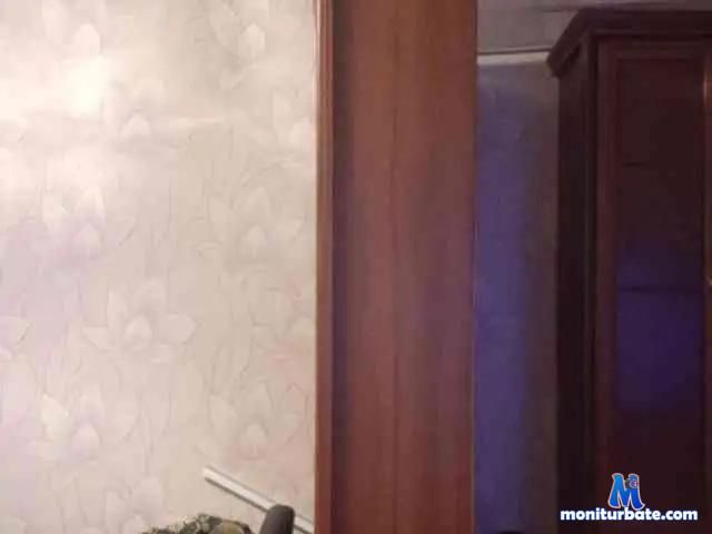 RonTrade bongacams performer male