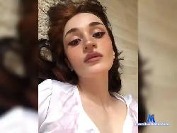 drippeaches bongacams live cam performer profile