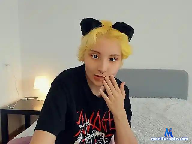 KarenIo bongacams performer female