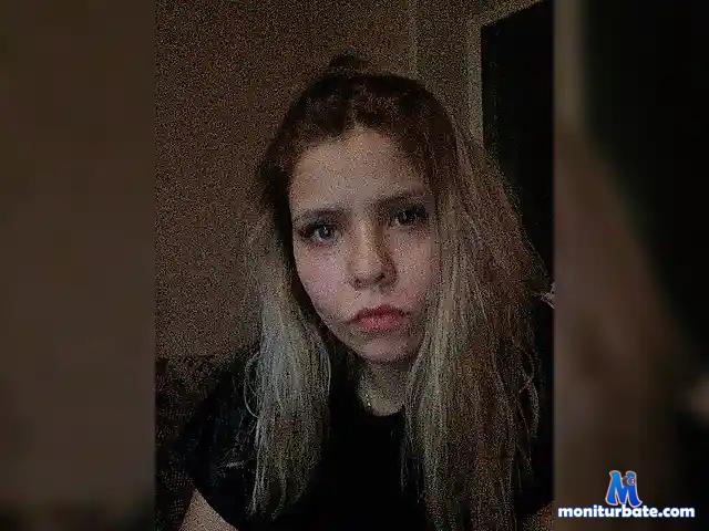 Rnnsynnon bongacams performer female