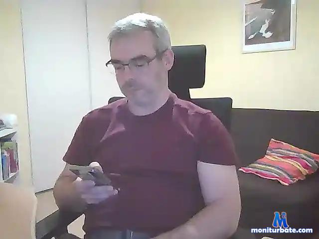 DaddyMaster40 bongacams performer male