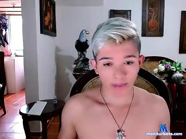 tylerlees-1 bongacams performer couple of 2 males