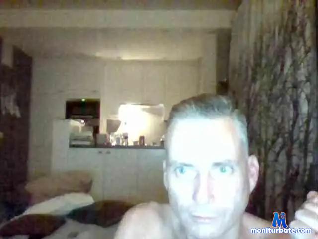 Michael7999 bongacams performer male