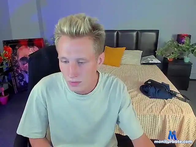 Eithan-White bongacams performer male