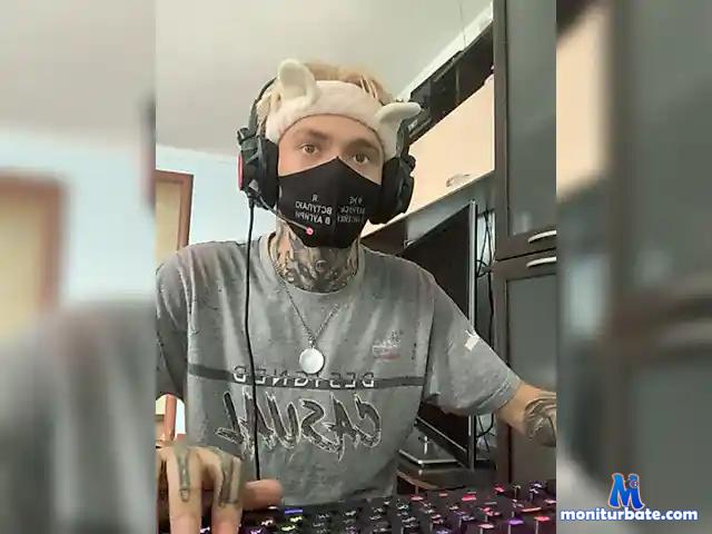 Zorooo-1-1 bongacams performer male