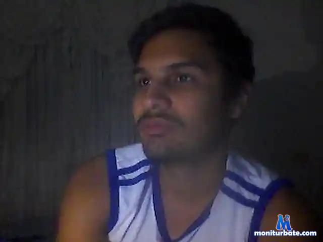 leo2001-2 bongacams performer male