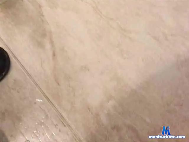 Diddis18 bongacams performer male