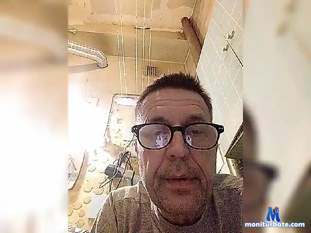 dimaola1 bongacams performer male