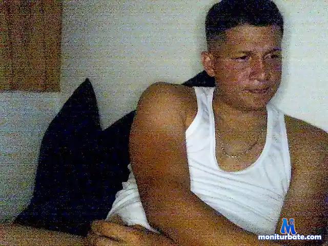 Lipsojose01 bongacams performer male