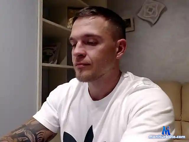 DenMuscle bongacams performer male