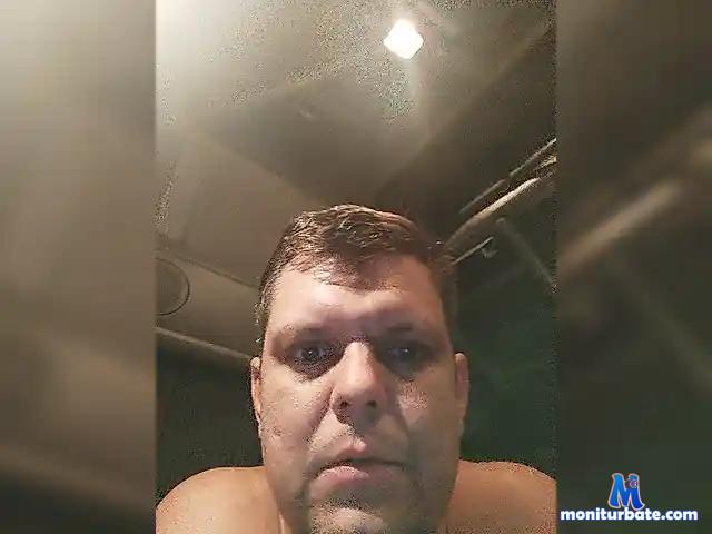 Justin-75 bongacams performer male