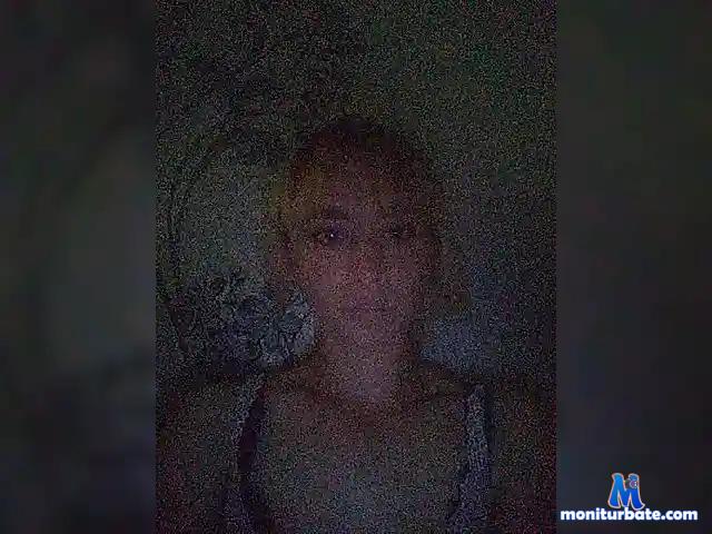 Kamila-30 bongacams performer female