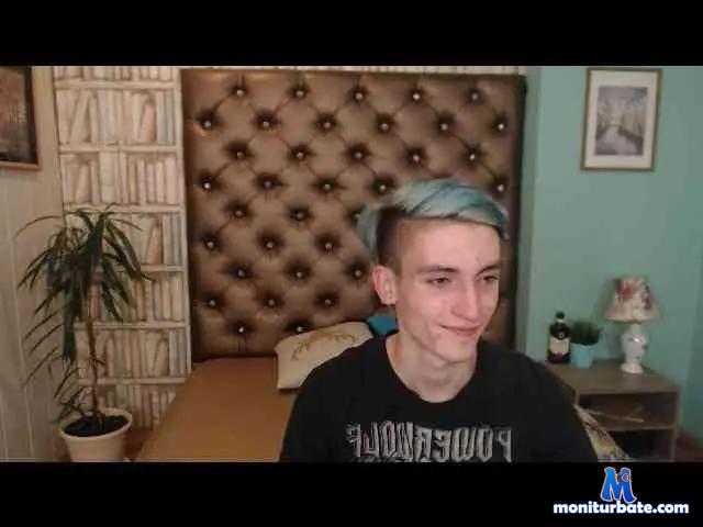 ReginaldCub bongacams performer male