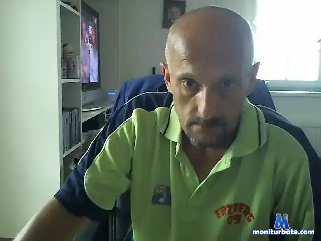 Intimus771 bongacams performer male