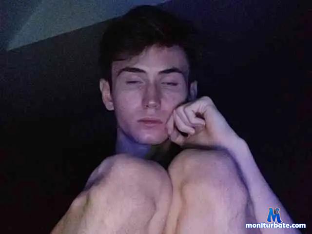 Yangrise bongacams performer male