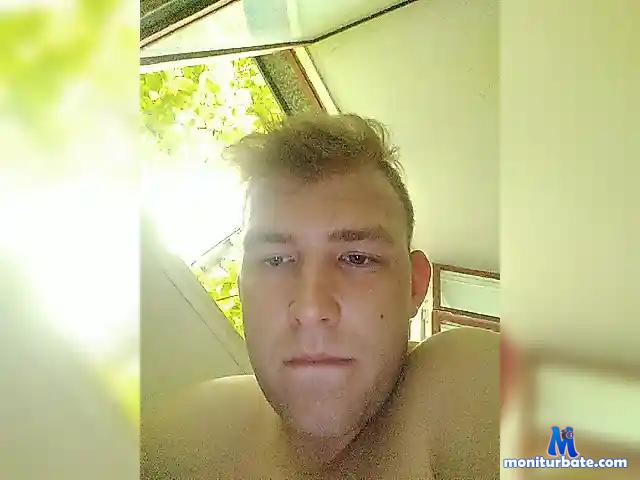 Scandalist2 bongacams performer male