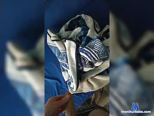 Kum7892 bongacams performer male