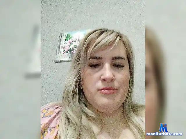 SexyPinkLips bongacams performer female