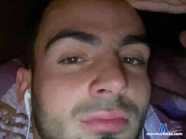 SladkiySly bongacams performer male