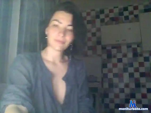 BrunetteLaly bongacams performer female