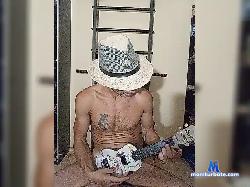 Guy-17-1 bongacams live cam performer profile