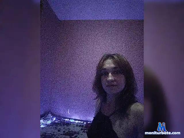 levenia773 bongacams performer female
